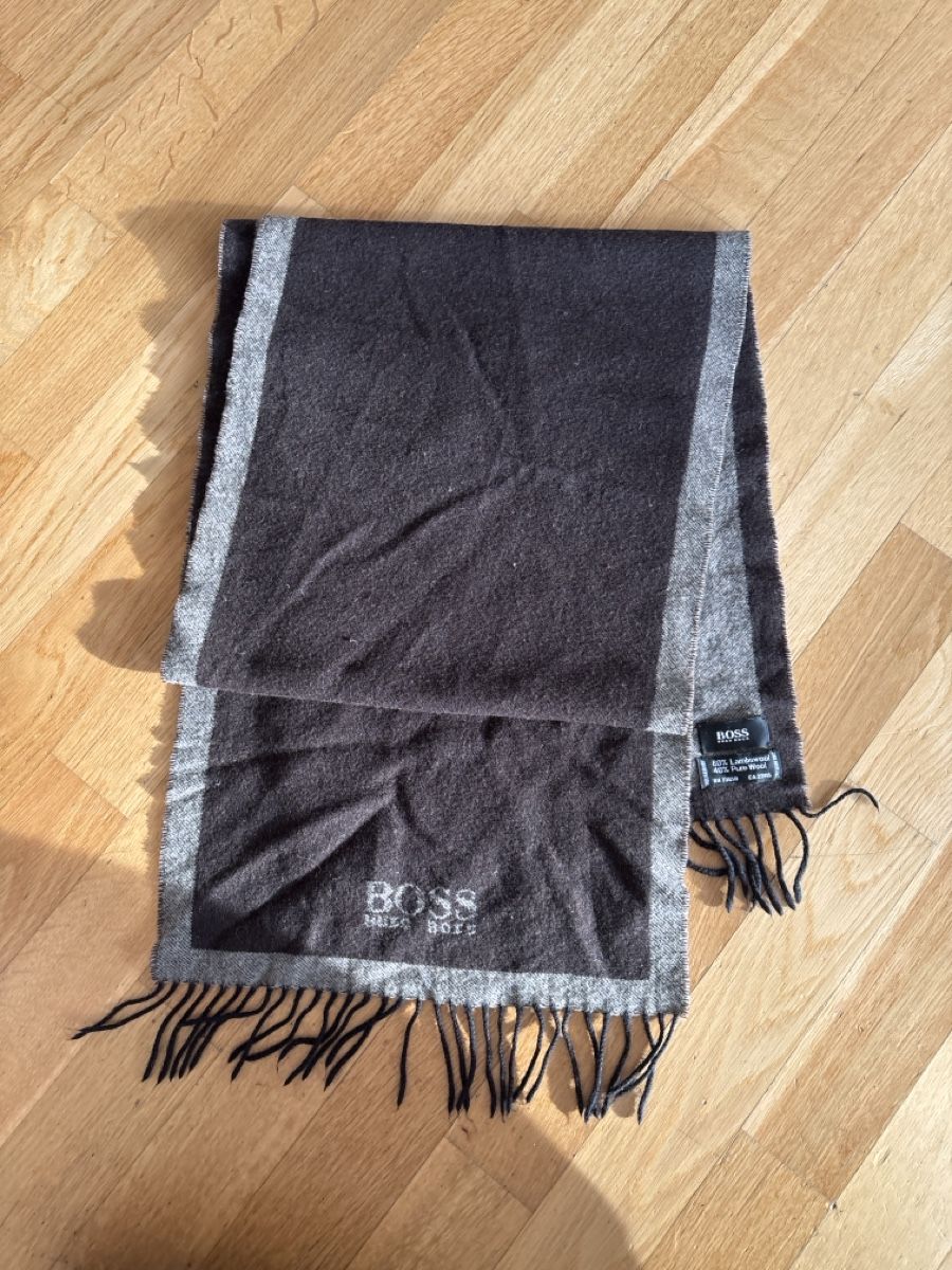 Hugo Boss Sciarpe: Hugo Boss Schal, Braun – Usato da Aarburg venduto da gloeckgloeck