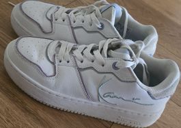 Turnschuhe weiss Grösse 39 guter Zustand