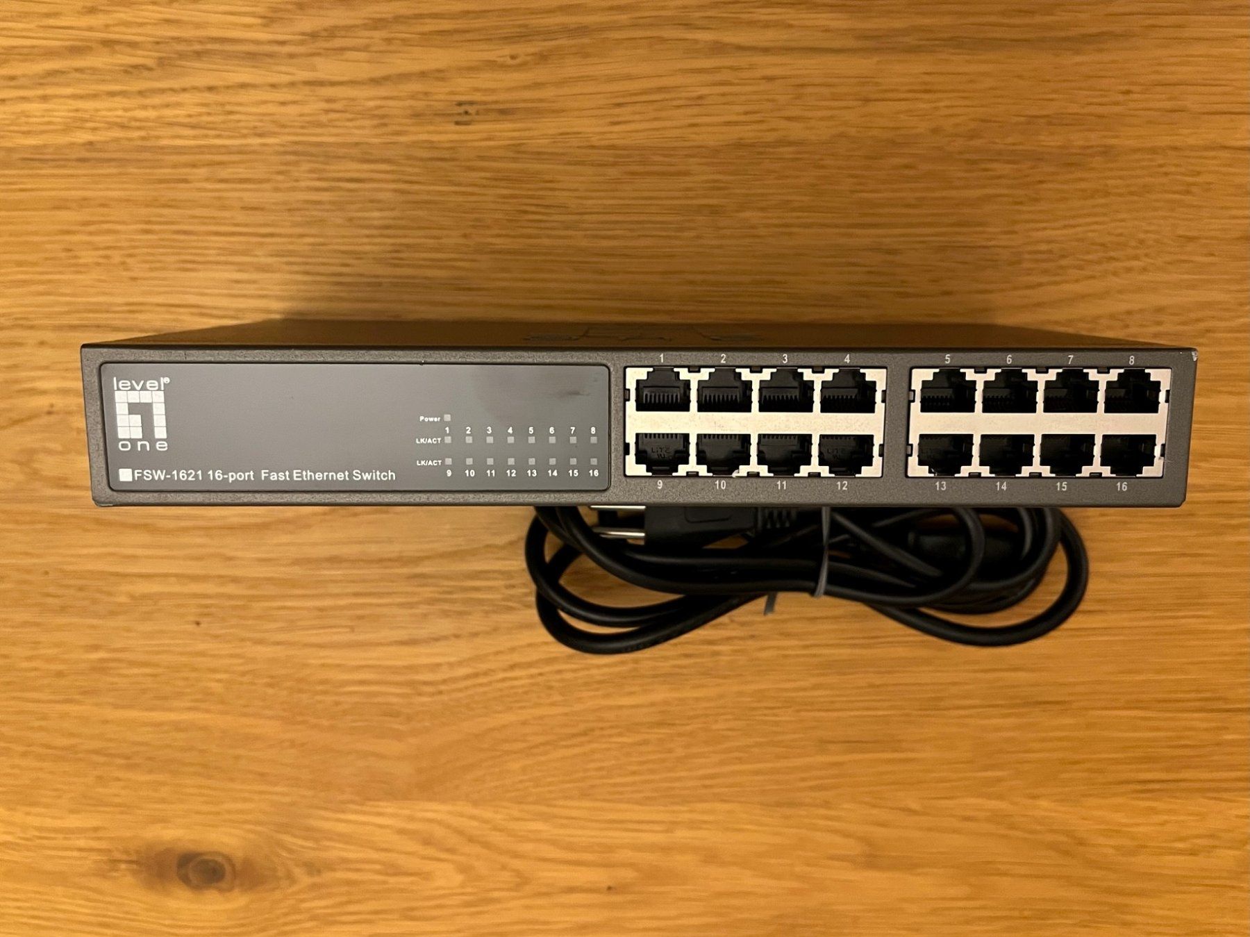 Hub & Switch: LevelOne 16-port 10/100Mbps Fast Ethernet Switch – Usato da Appenzell venduto da Anchara 2