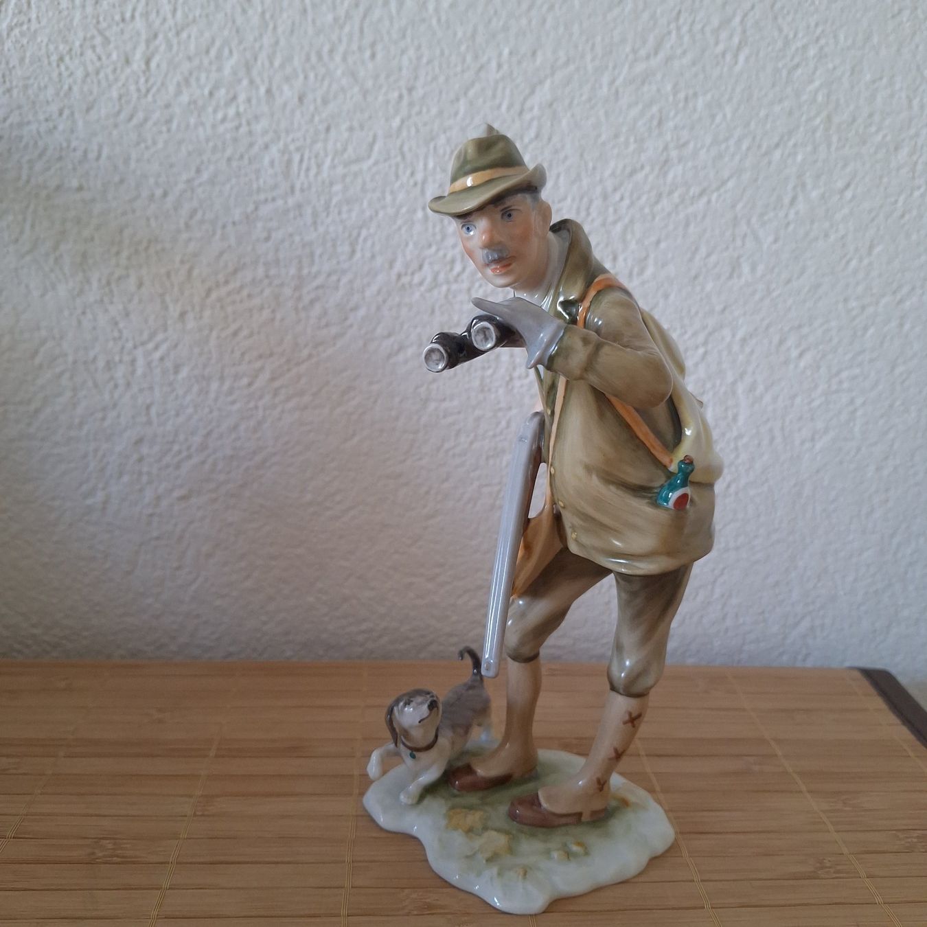 Statuette: Alka, Porzellan Figur, Jäger – Usato da Winterthur venduto da ric_rl7n