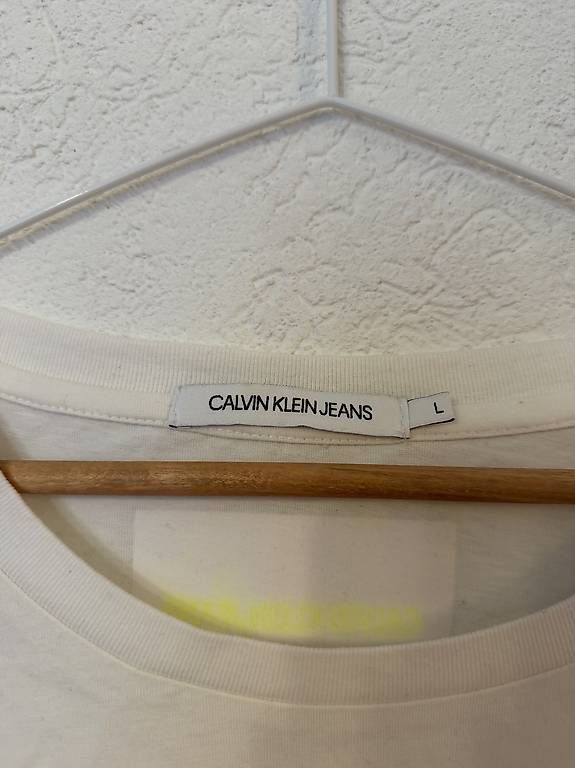 T-shirt: T-shirt Calvin Klein  – Usato da St-Imier venduto da rit_85md 2