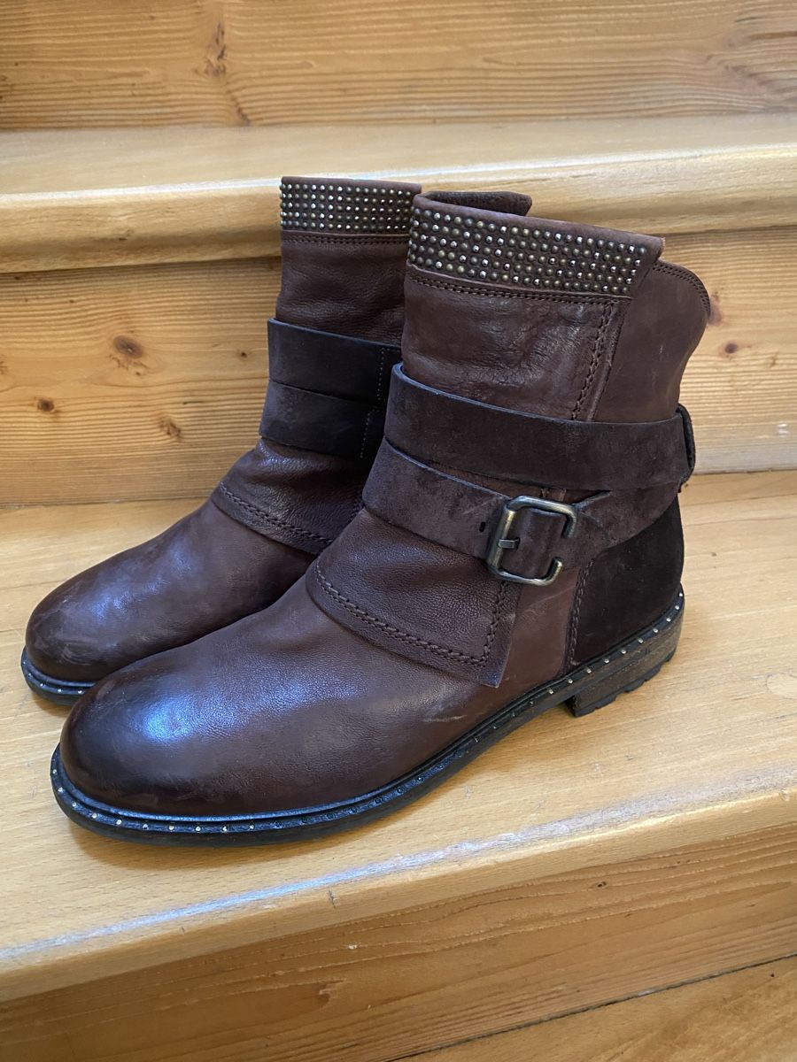 Scarpe da donna: Lederstiefel – Usato da Zürich venduto da nada_o