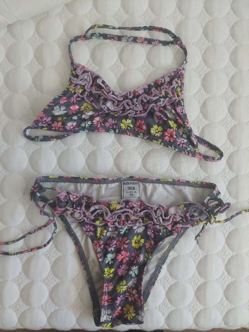 Costumi da bagno & Bikini: Mädchen Blumen Bikini Set, Gr. 128 von red point – Usato da Flims Dorf venduto da Truemorish