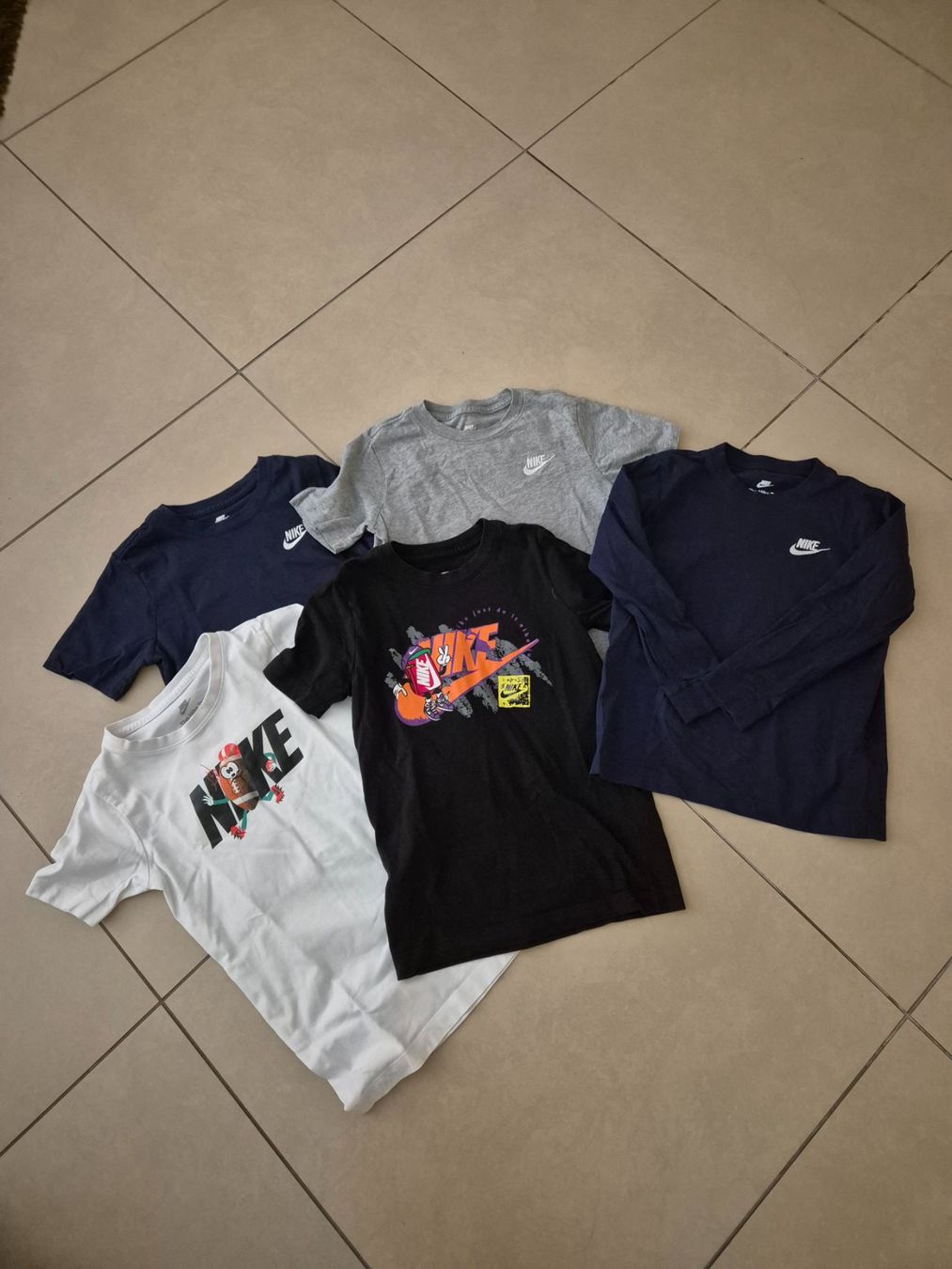Nike Hemden, T-Shirts & Polos: T-shirts Nike – Gebraucht aus Sierre von syl_6x2h 1