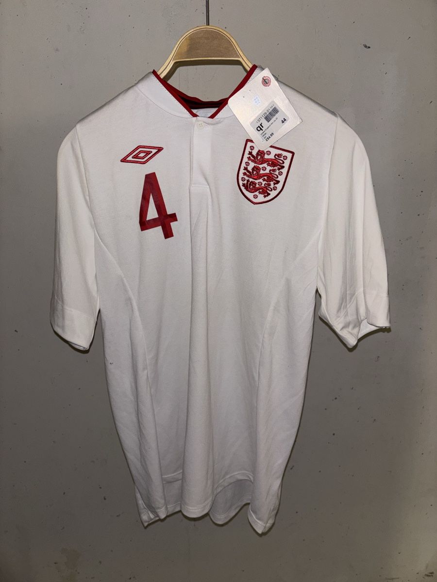Umbro Canottiere & Pantaloni: England Trikot 2012/13 Gerrard #4 – Nuovo (secondo la descrizione) da Brütten venduto da Swerman1984