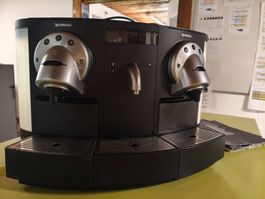 Nespresso Professional Gemini C200 CS203 Entkalkt+ Gereinigt