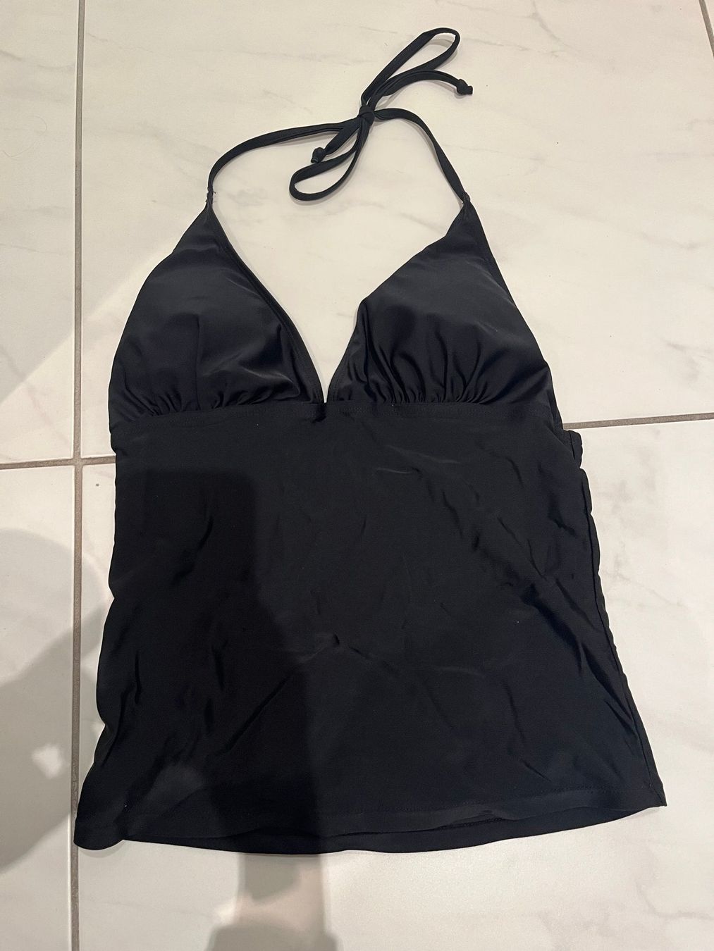 Costumi da bagno & Bikini: 2 Tankini Tops - 1 Badkleid schwarz – Usato da Adligenswil venduto da Panda1234 2