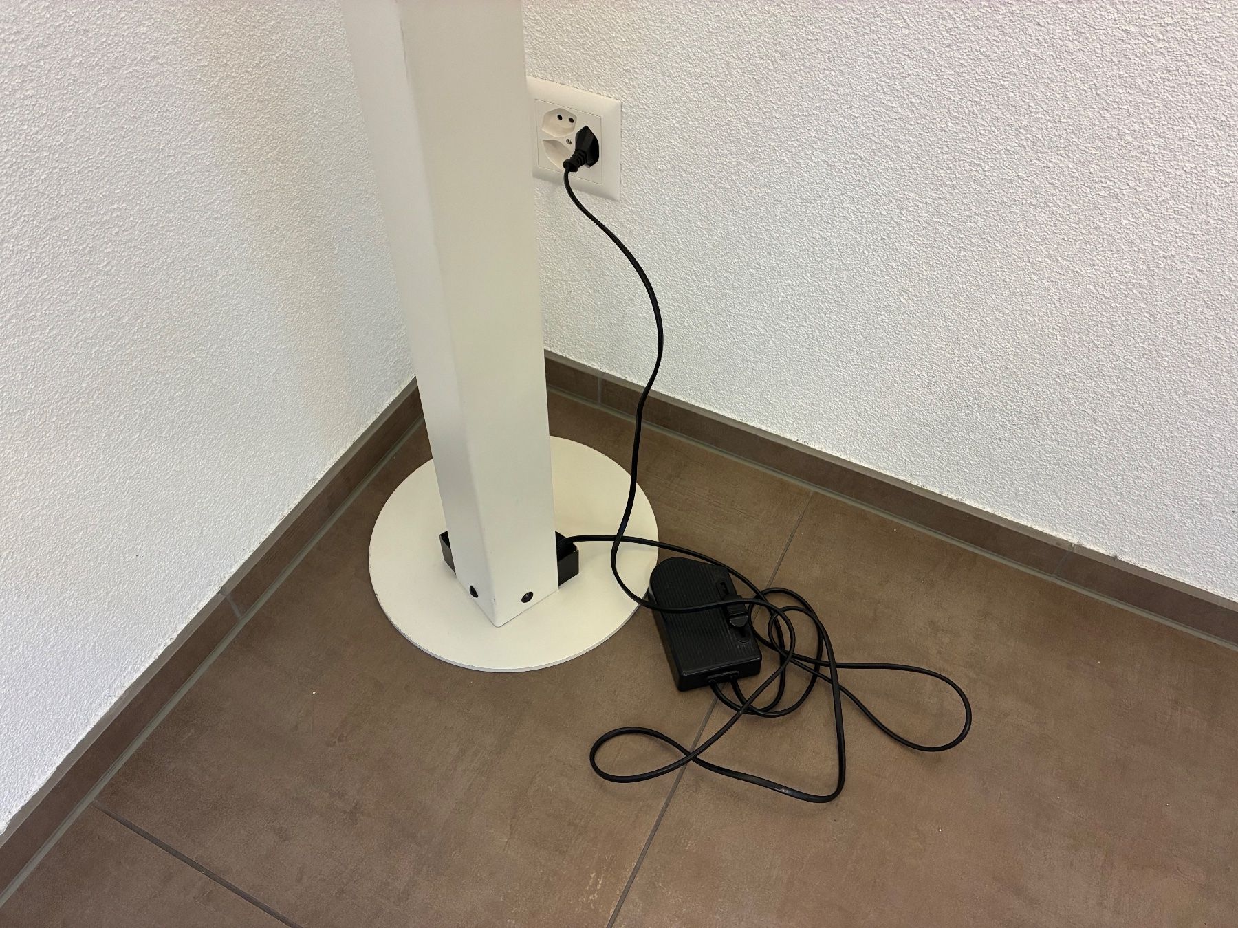 Interio Lampade: Eck - Stehlampe – Usato da St. Margarethen TG venduto da Barbie16 1