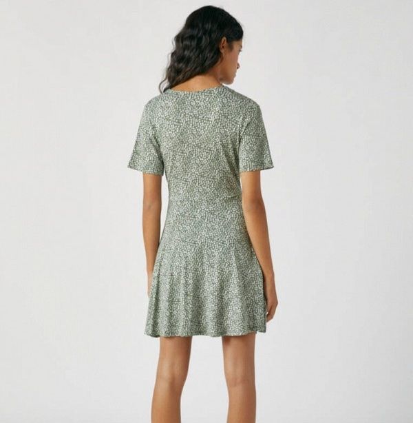 Pull&Bear Robes: Neues Kleid Pull&Bear, Grösse L – Neuf (Voir description) à Kallnach par _blub_ 1
