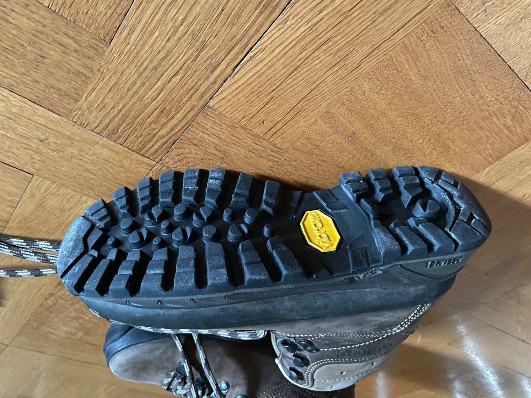 Meindl Chaussures hommes: Wanderschuhe Leder Meindl Gr. 4.5 – D'occasion à Zürich par luc_zs7m 2
