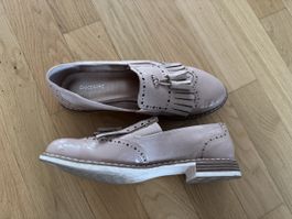 Verkaufe schöne,neuwertige pflegeleichte Lackschuhe Gr. 39