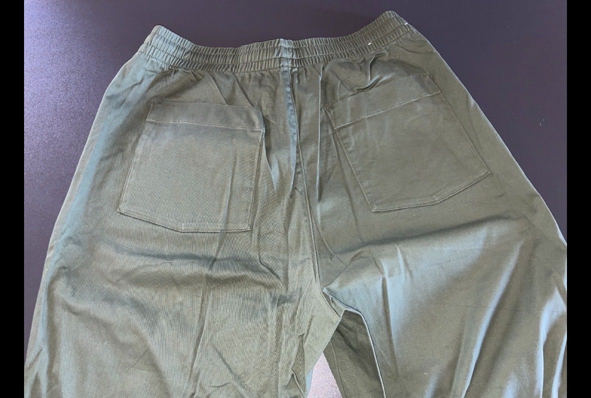 Uniqlo Hosen: Uniqlo Pants M – Gebraucht aus Morges von Brunocunha05 2