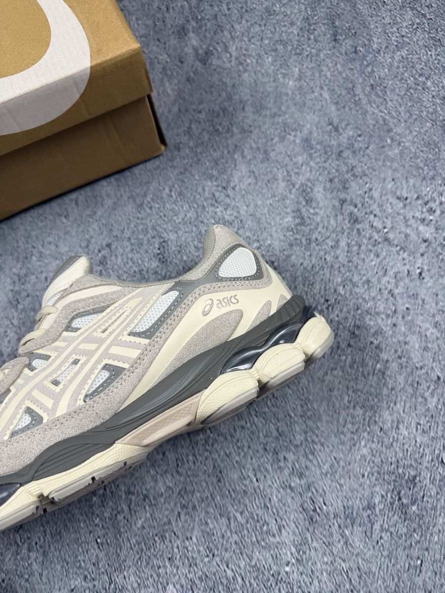 Asics Scarpe da uomo: Asics Turnschuhe Herren Grösse 43  – Nuovo (secondo la descrizione) da Luzern venduto da kim221080 1