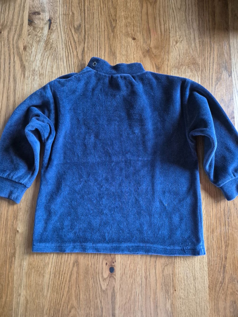 Maglioni & Felpe: Blauer Pullover Gr. 74/80, Velours – Usato da Winkel venduto da Heuresis 1