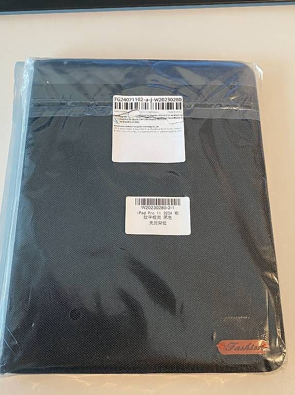 Covers & Taschen: iPad pro 11 2024 Hülle schwarz, NEU – Neu und originalverpackt aus Sursee von Engel19 2