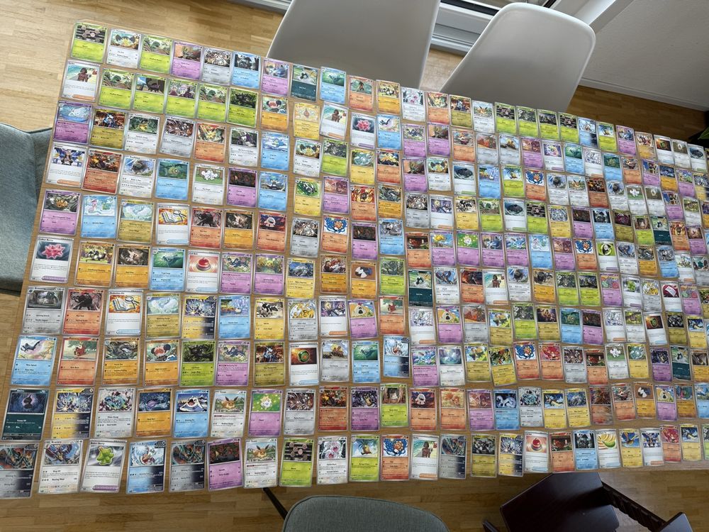 Pokémon Cartes à collectionner: Pokemon Sammlung Surging Sparks eng 298 Karten – Neuf (Voir description) à Oberengstringen par sigurros