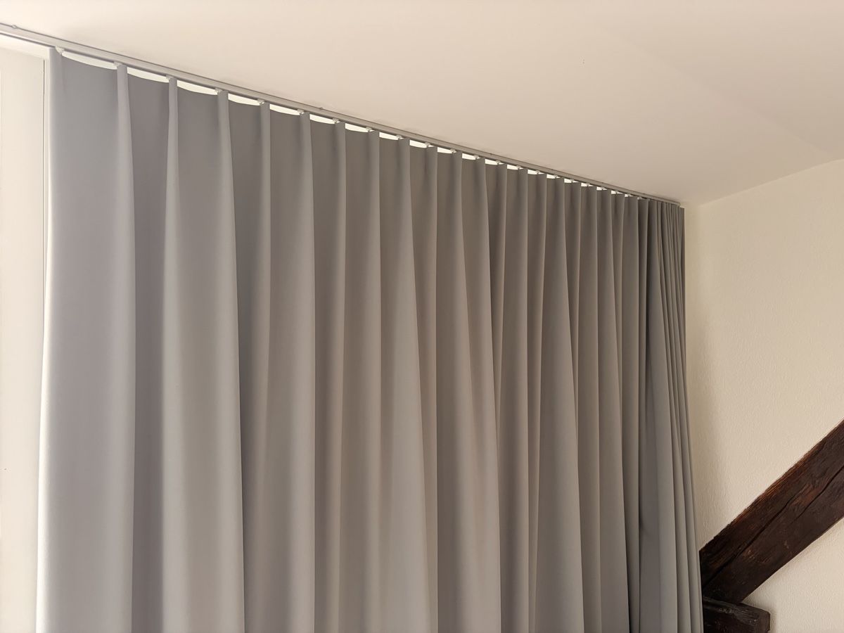 Rideaux: Curtains grey light blocking ready made – D'occasion à Basel par str_7k26 2
