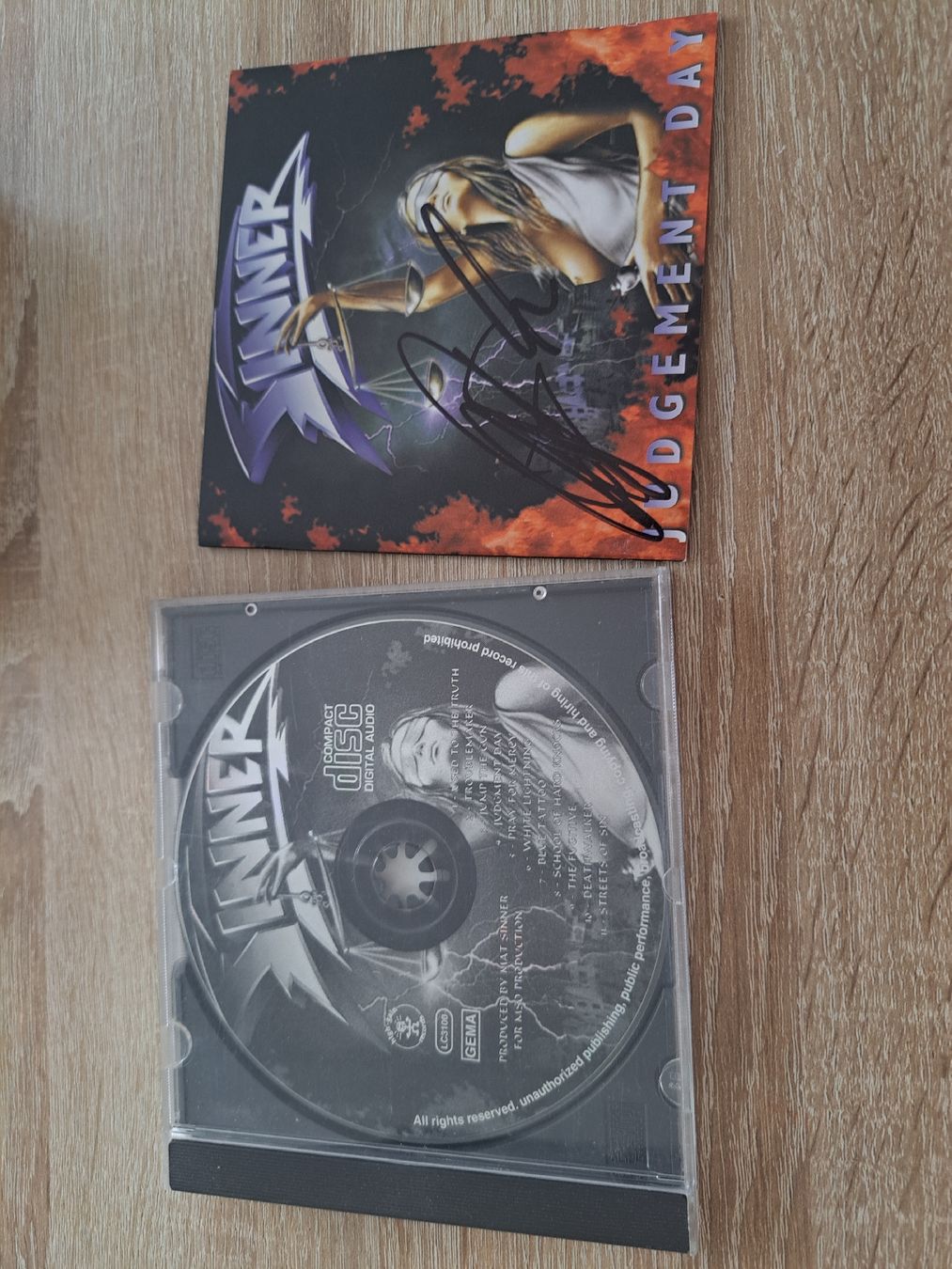 CD: Sinner - Judgement Day - CD signé! – Usato da Sierre venduto da ronhextall