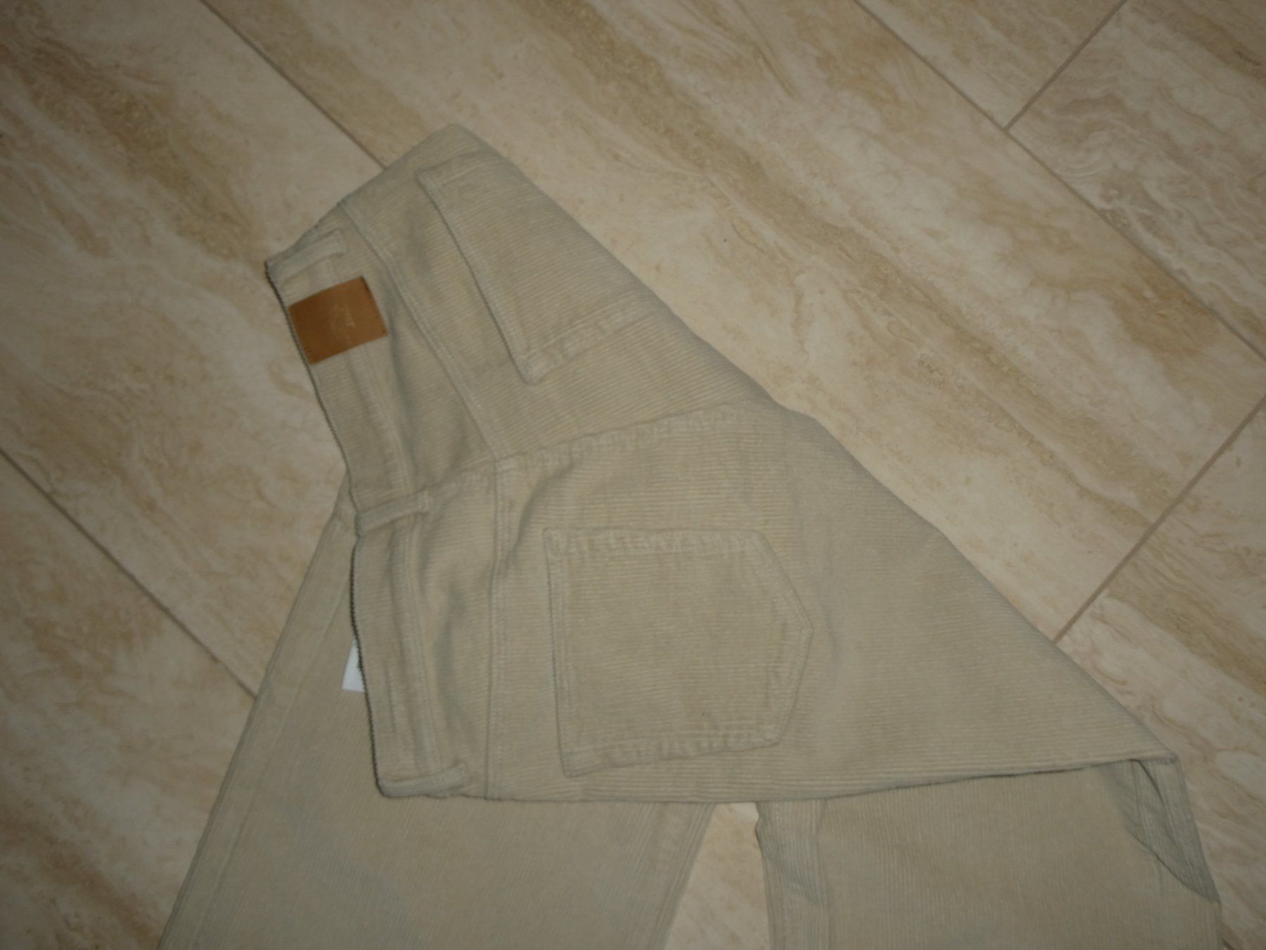 Only Pantalons: Cordhose ONLY – D'occasion à Mels par KOSL 4
