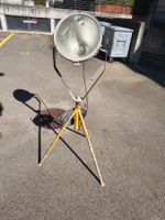 Baulampe Bauscheinwerfer gebraucht auf Stativ 300W 240V