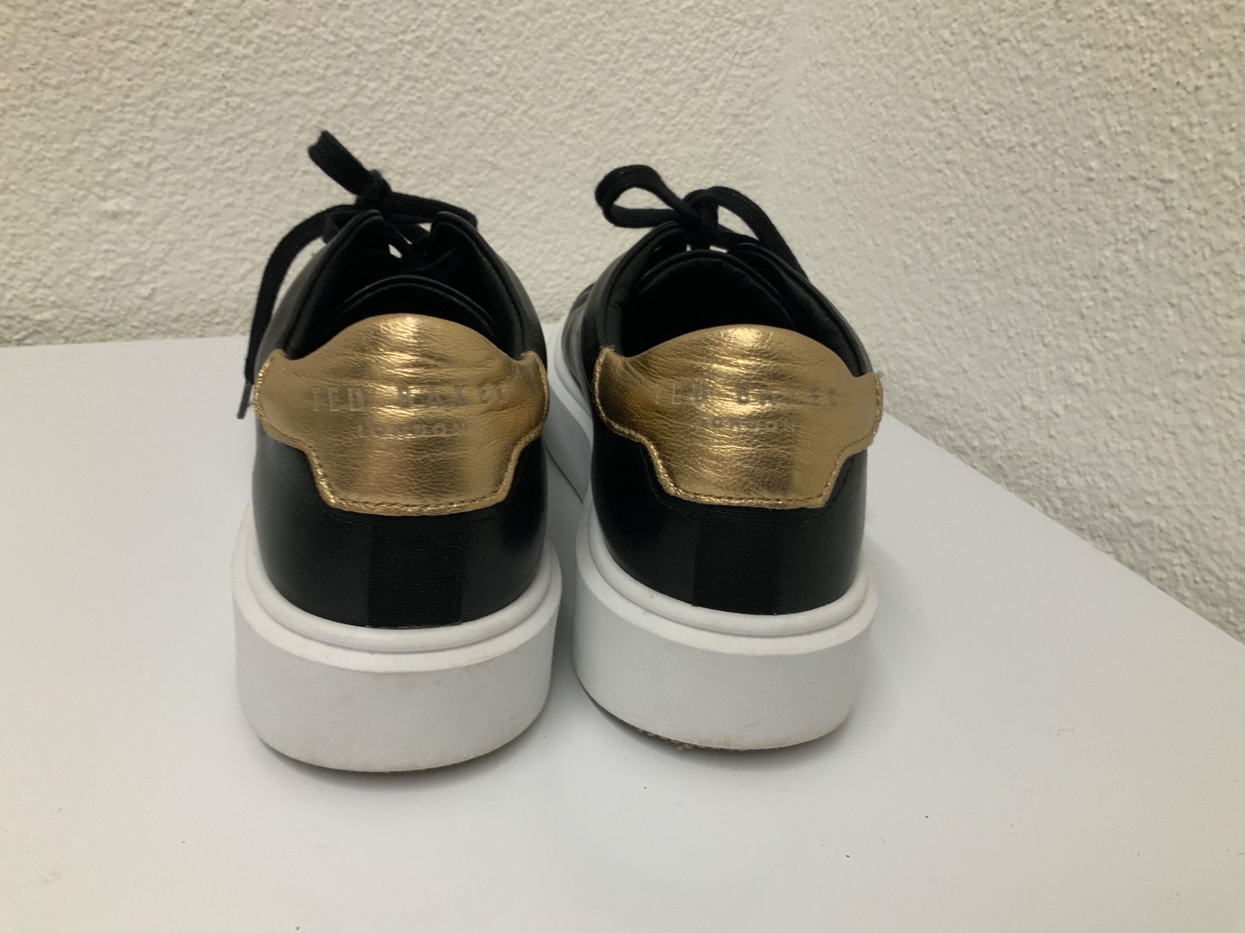Ted Baker Damenschuhe: Ted Baker Sneakers Shimmah Gr.38, schwarz – Gebraucht aus Siebnen von mac_8tmv 3