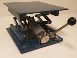 Hydraulische Laborhebebühne 200x230 mm  Pulverbeschichtet