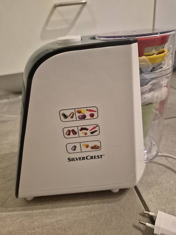 SilverCrest Elettrodomestici da cucina: Elektrische Gemüseraspel Silvercrest neu – Nuovo (secondo la descrizione) da Winterthur venduto da CH-333 2