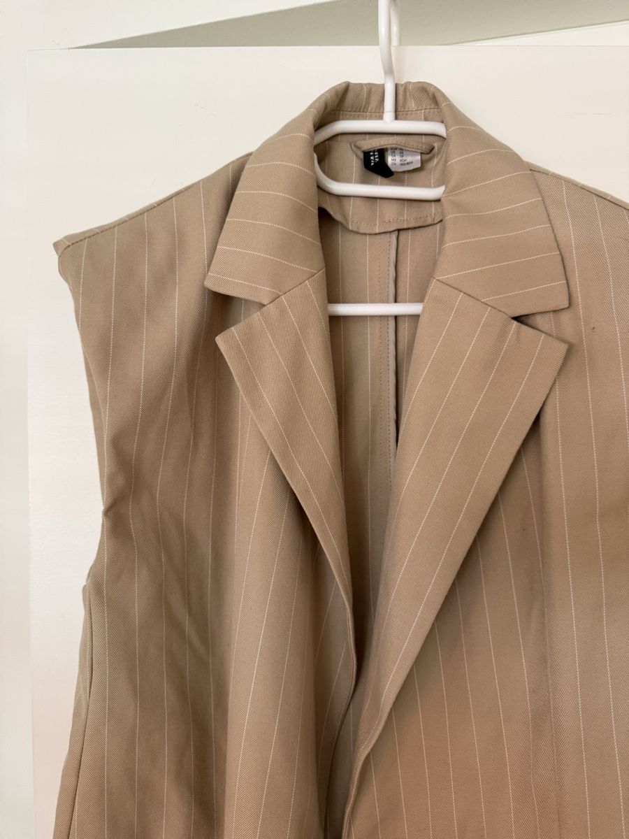 H&M Gilets: Gilet tailleur  – D'occasion à Monthey par sen_6ckr 2