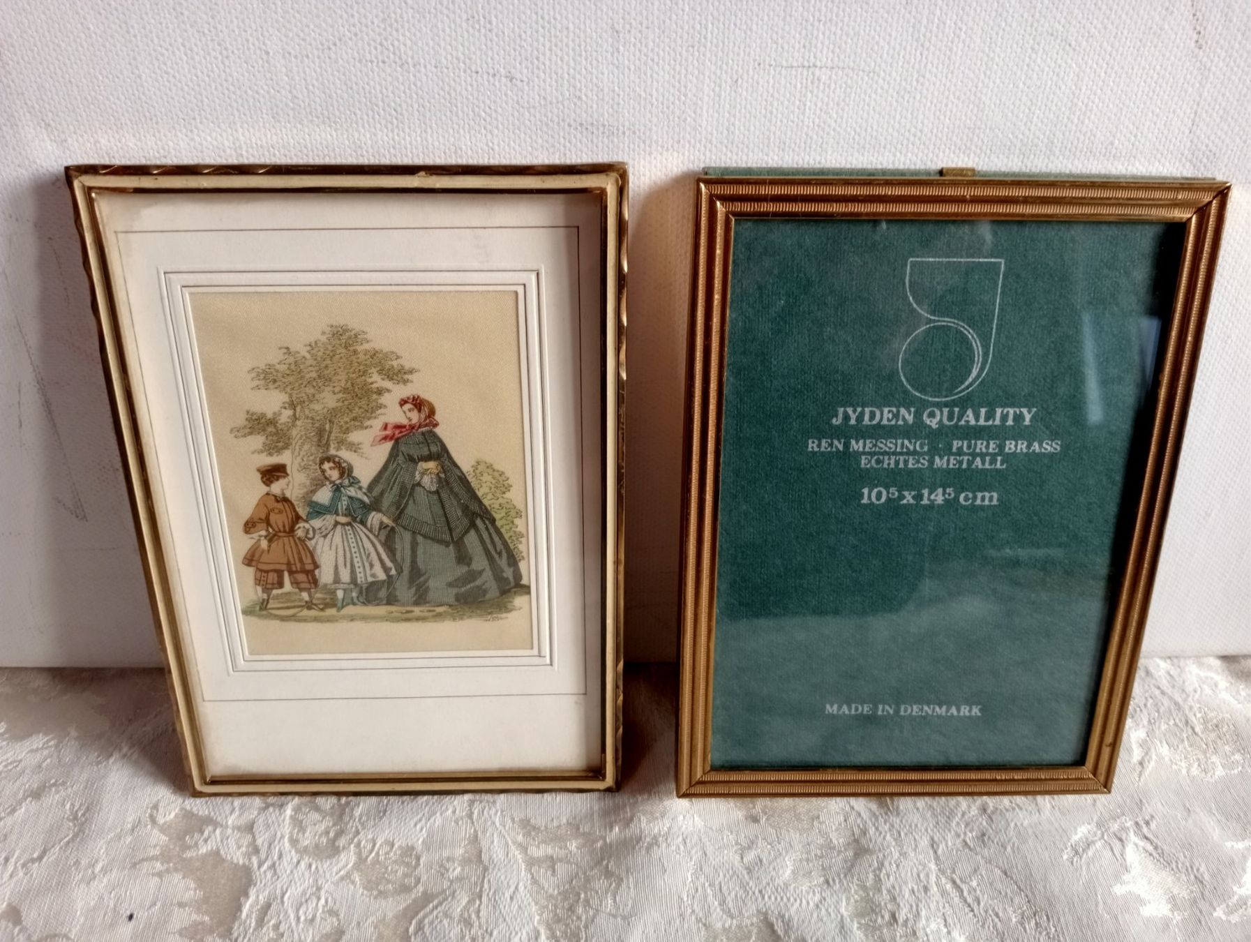 Bilderrahmen: 2er Set Vintage Bilderrahmen Messing Skandi Stil Seidenbild – Gebraucht aus Oberdorf BL von Barocki888
