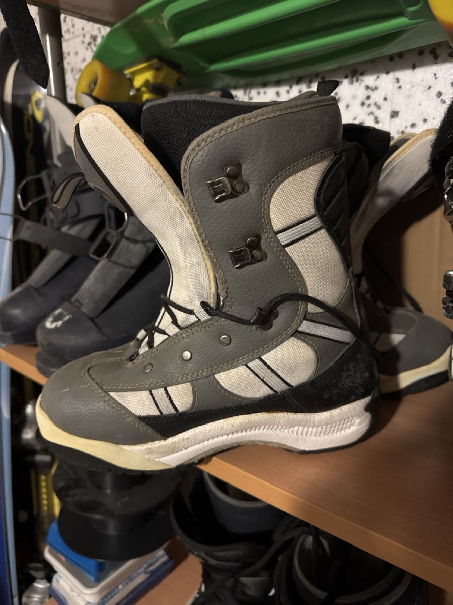 Scarpe da uomo: Crazy Creek Snowboard Boots Grösse 40 gebraucht – Usato da Walenstadt venduto da sam_6fmb 3