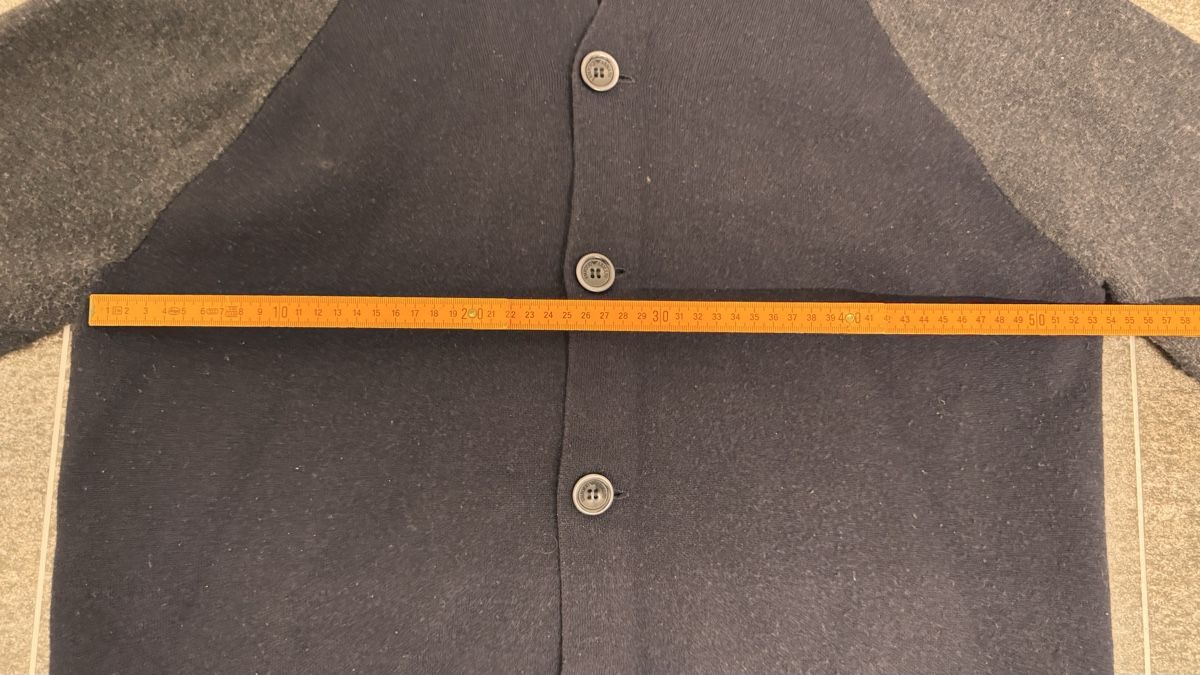 Armani Maglioni & Felpe: Armani Pullover Weste mit Knöpfen Brust 53.5cm – Usato da Bubikon venduto da Mtr1608 3