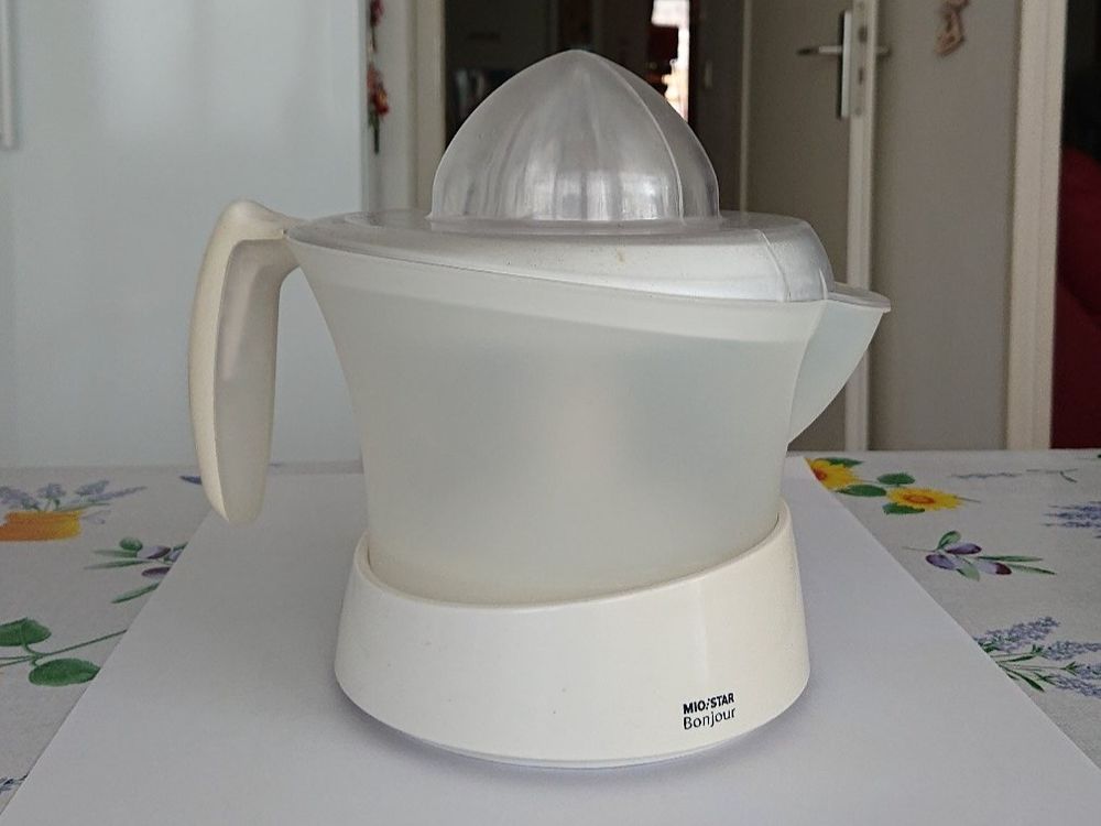 Moulinex Presse-agrumes électrique, Capacité 0,6 L, 25 W, Sélecteur de