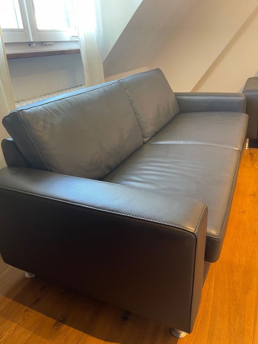 Divani: Leder Sofa Set dunkelgrau mit Hocker Ewald Schillig – Usato da Basel venduto da nic_gz7d 2