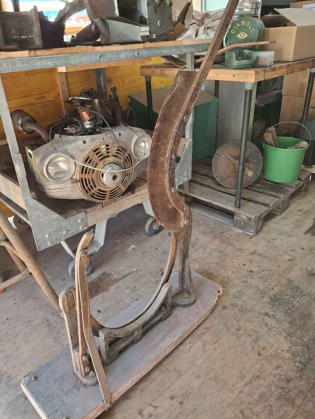 Toutes les machines: Antiker Stroh Schneider  – D'occasion à Alt St. Johann par iderf27 1