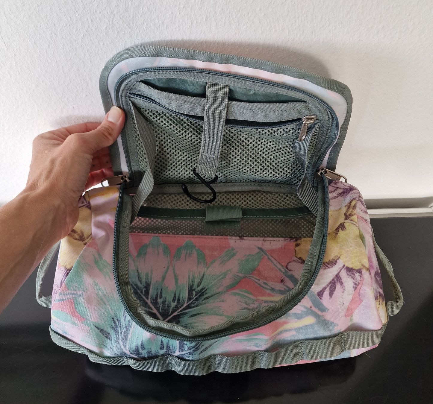 North Face Custodie per cosmetici: The North face-Necessaire – Usato da Aarau Rohr venduto da Ricardo09 3