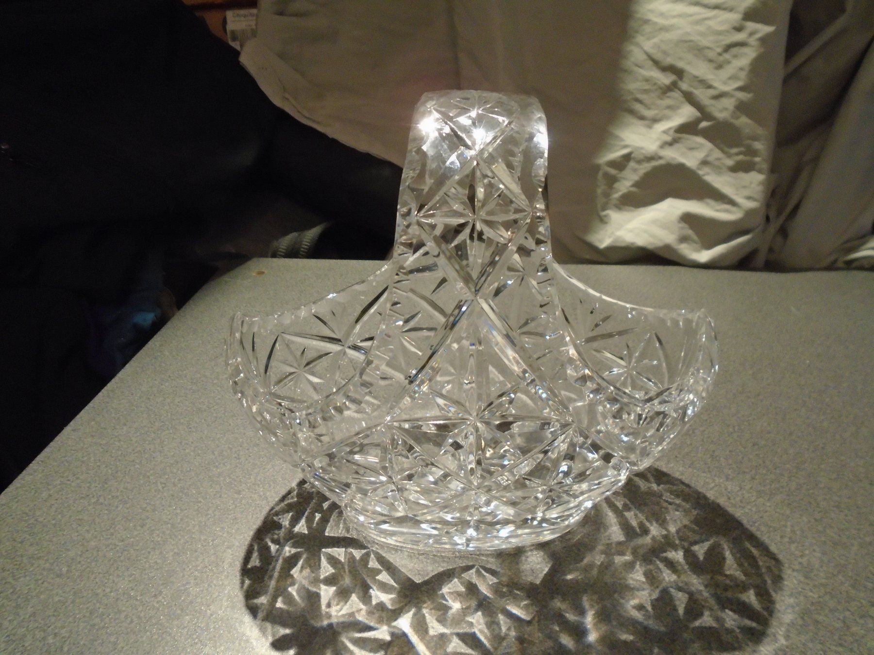 Alle Dekorationen: Korb aus Glas, verziert – Gebraucht aus Zürich von abraxas1291