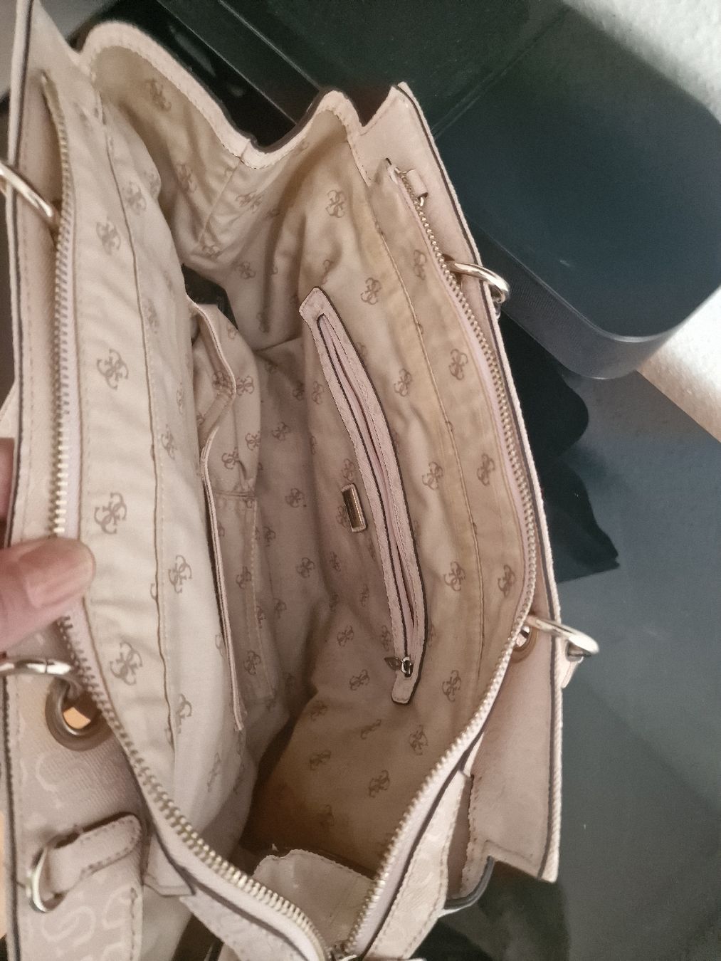 Guess Borse da donna: Guess Damen Tasche – Usato da Pratteln venduto da Zifah1971 4