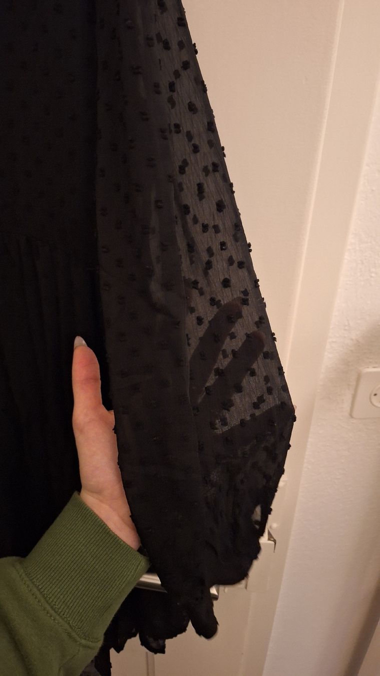 Robes: Schwarzes Chiffonkleid mit Punkten – Neuf (Voir description) à Winterthur par _lxeah 1