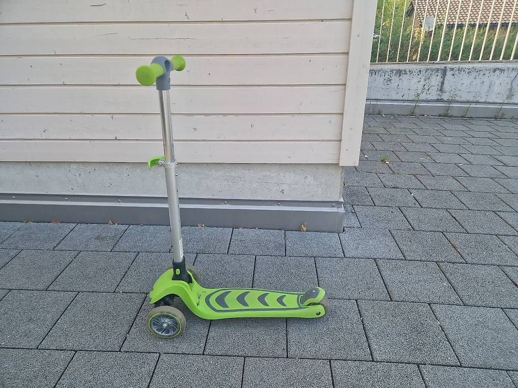Veicoli per bambini: Kinder Trotti mit Leuchträder – Usato da Zell LU venduto da soko 2