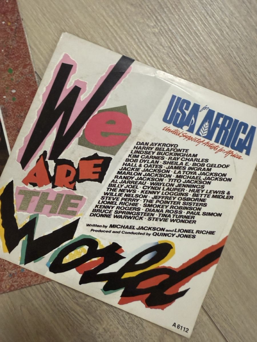 Dischi in vinile: Mit Michael jackson "We Are The World" Vinyl Single & LP – Usato da Sarmenstorf venduto da Nathaliie_21 2