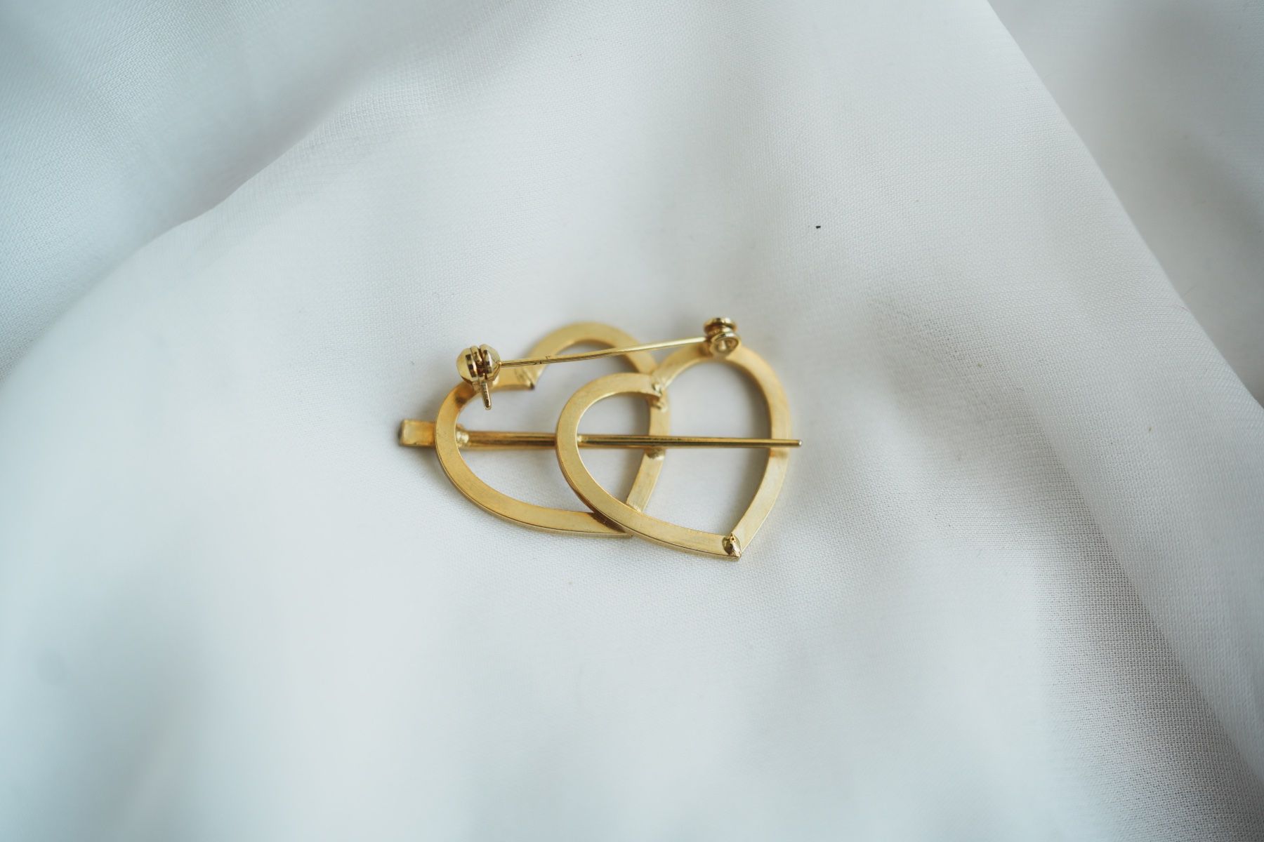 Gablonzer Spille & Fermagli: Vintage Brosche Doppelherz gold Strass – Usato da Volketswil venduto da HeredisAntiques 1