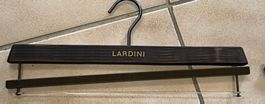 Edler Lardini Kleiderbügel – Stilvolle Aufbewahrung!