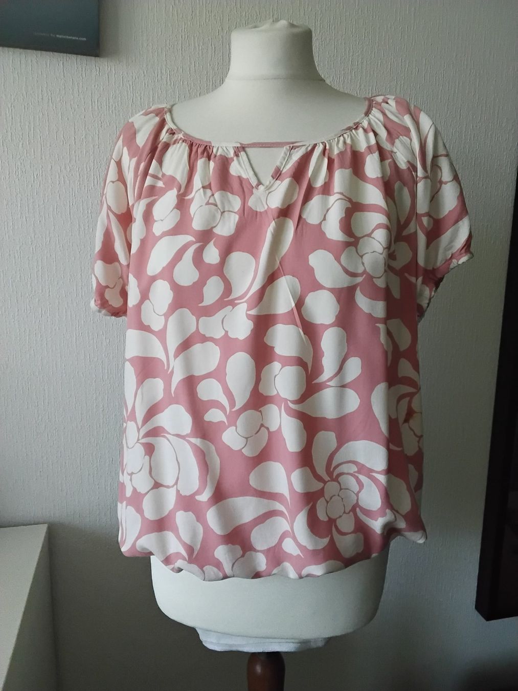 Top: Joli haut léger rose et blanc taille L – Nuovo (secondo la descrizione) da chêne-bourg venduto da patty190