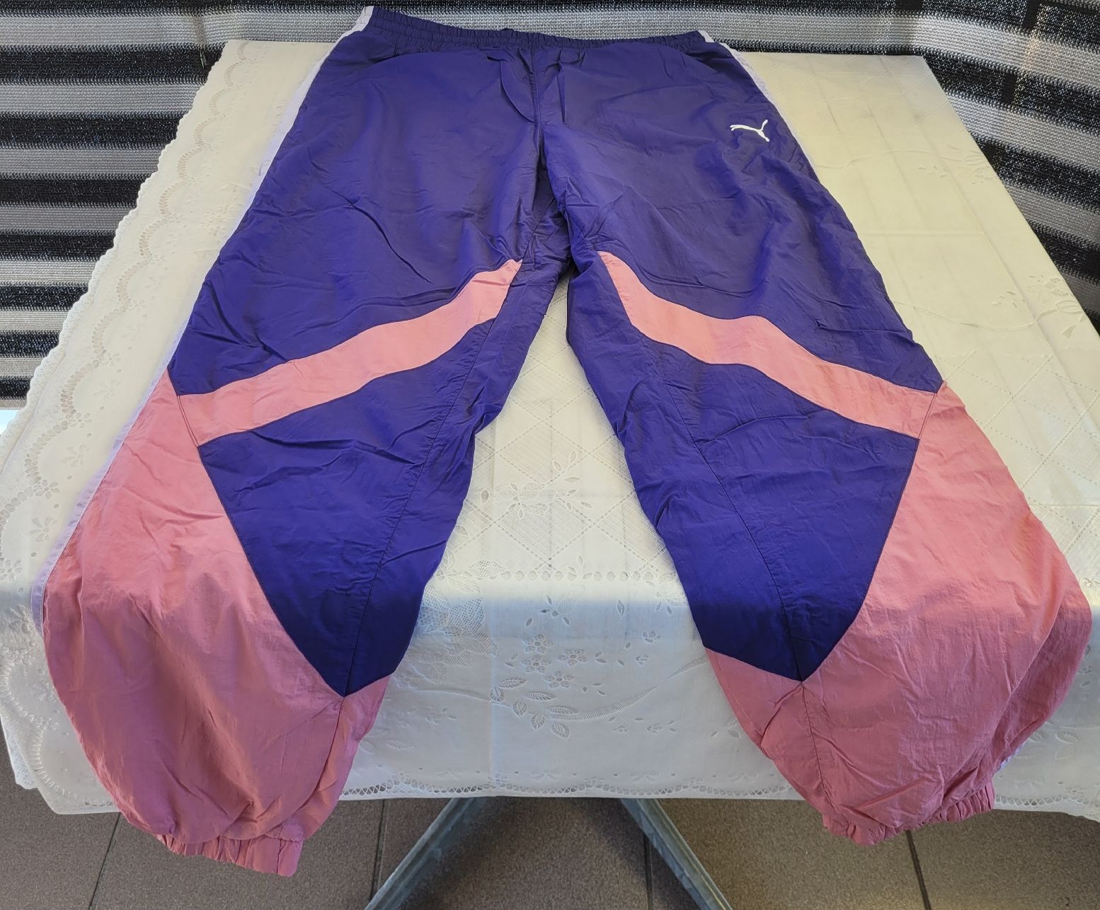 Puma Pantalons: PUMA Trainerhose Polyester RETRO – D'occasion à Buttikon SZ par Corendo 1