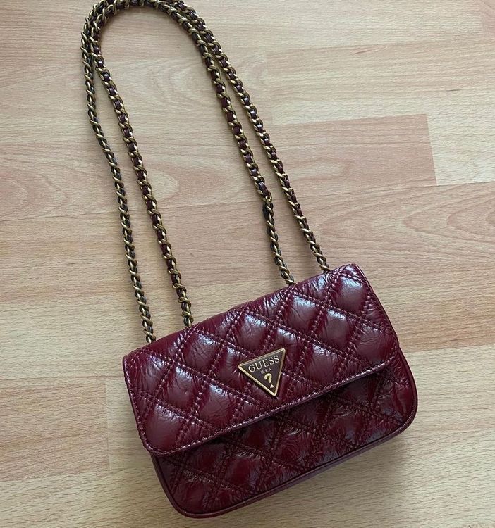 Sac bandouli re Guess Cessily Micro Mini beet red Acheter sur