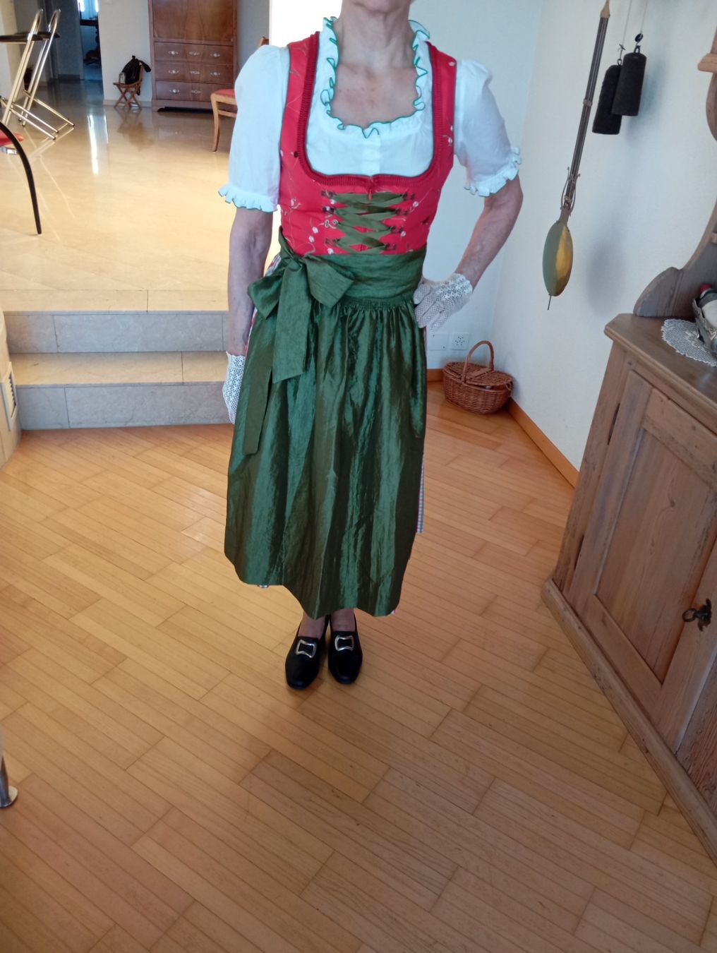 Costumi: Original Damen-Dirndl von Hammerschmid, Gr. 38 – Usato da Oberägeri venduto da baerghuus