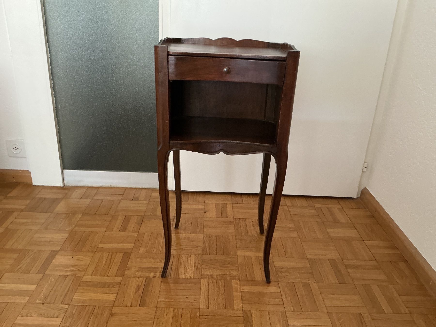 Tables de nuit: Table de chevet – D'occasion à Genève par anne4317salette