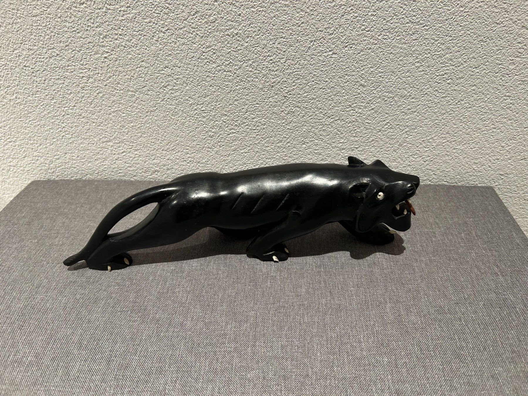 Sculture & Statue: Schwarzer Panther, Holzskulptur – Usato da Wängi venduto da Argon180