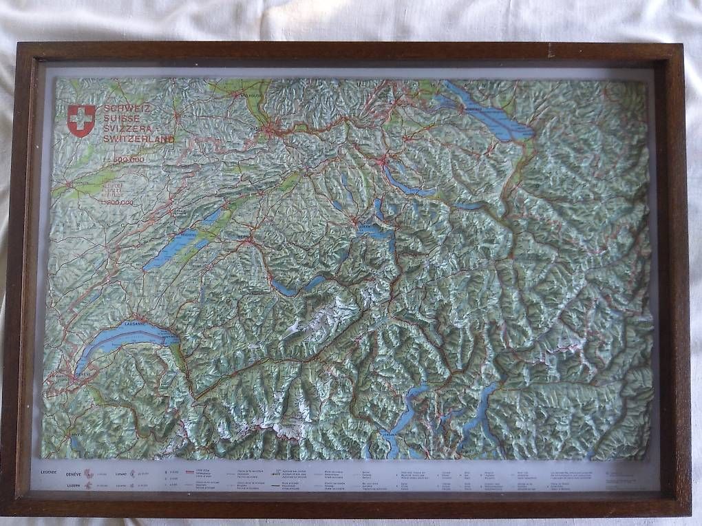 Landkarten & Atlanten: Schweizer Karte Relief  3D – Gebraucht aus Balsthal von Pdinu