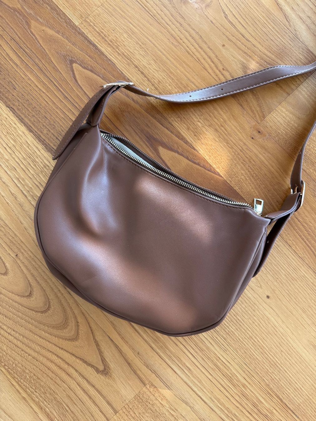 Taschen für Damen: Umhängetasche – Gebraucht aus Sissach von laura.x4 1